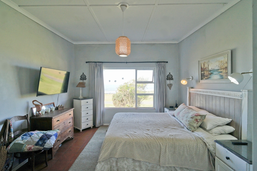 3 Bedroom Property for Sale in Winterstrand Eastern Cape